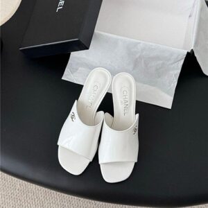 CHANEL 샤넬 여성용 슬리퍼 C82168 2COLOR